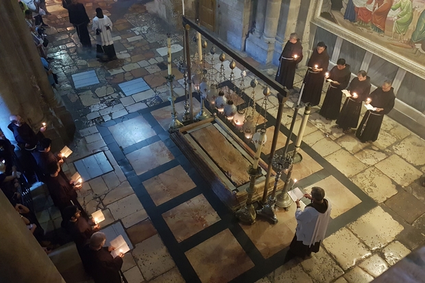 Una funzione nella Basilica del Santo Sepolcro